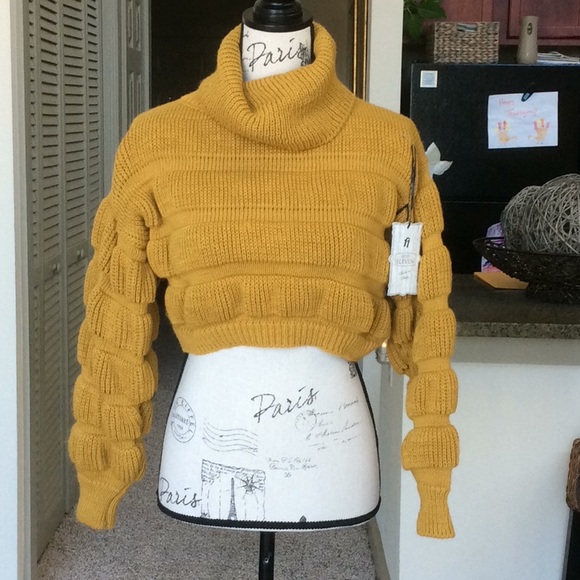 💋 Cropped Turtleneck Sweater 💋 - Picture 5 of 8